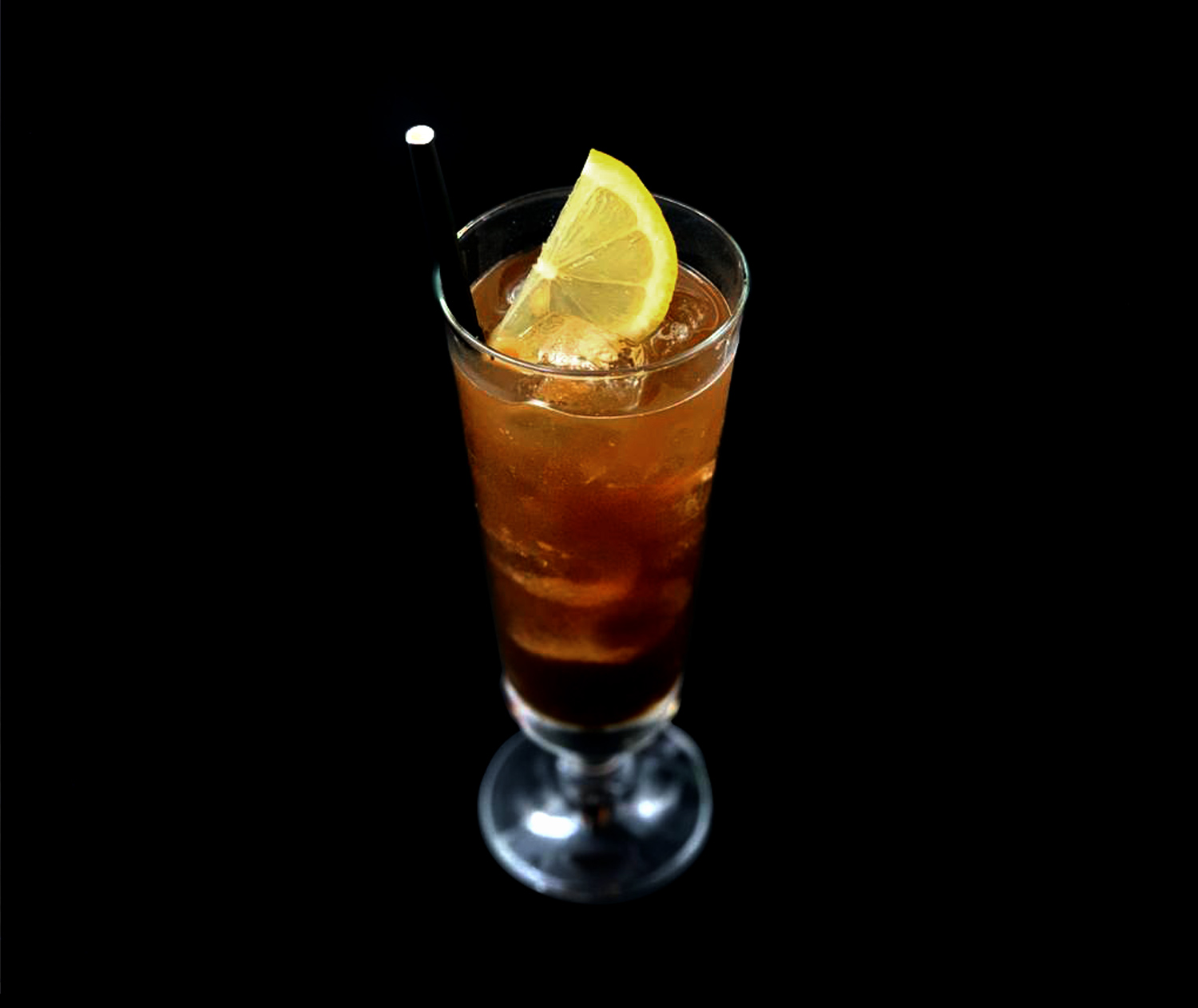 Приготування Long Island Iced Tea він же холодний чай Лонг-Айленд